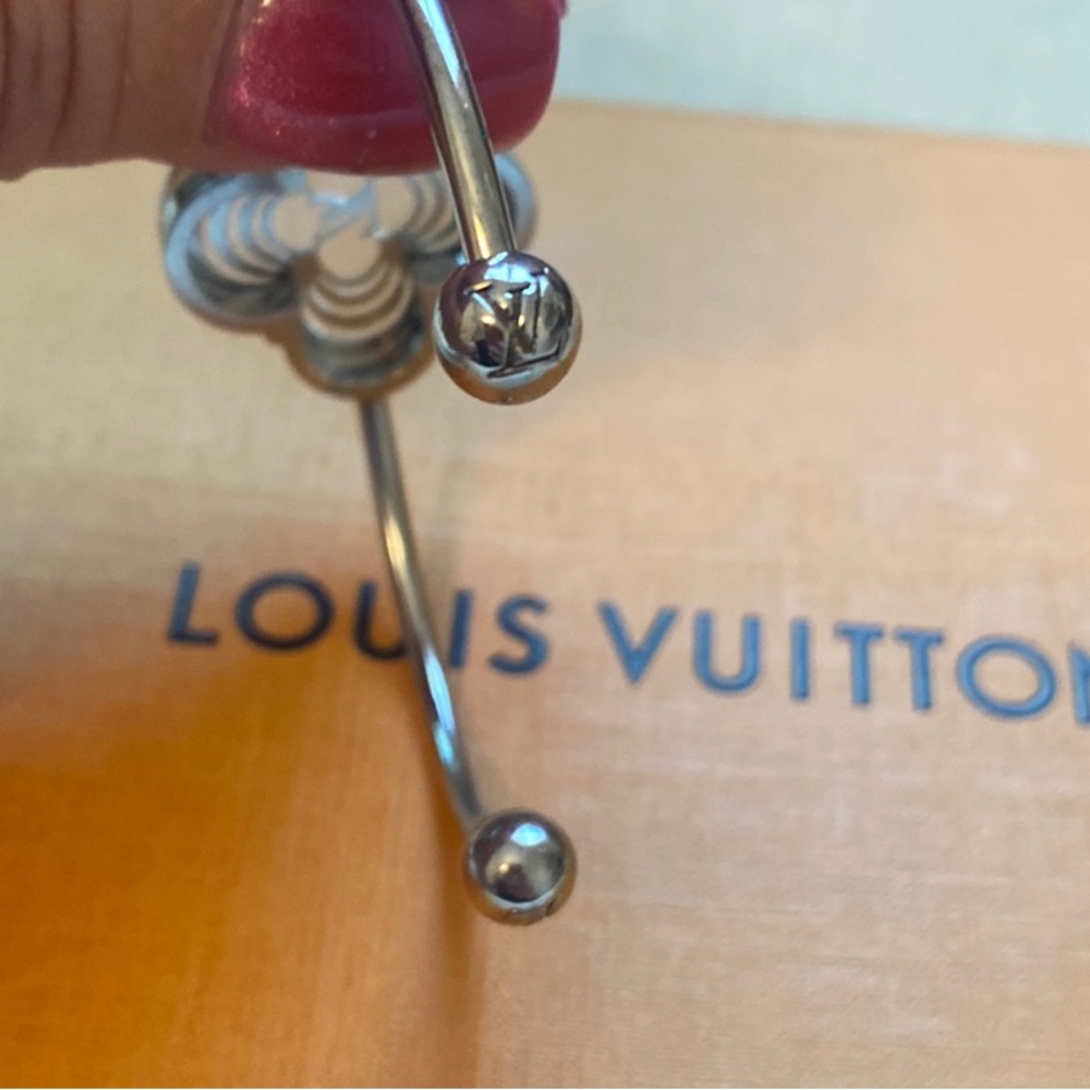 Louis Vuitton • LV “Idylle Blossom” Flower Silver Tone Slim Cuff Bracelet w/Box - Picture 7 of 14